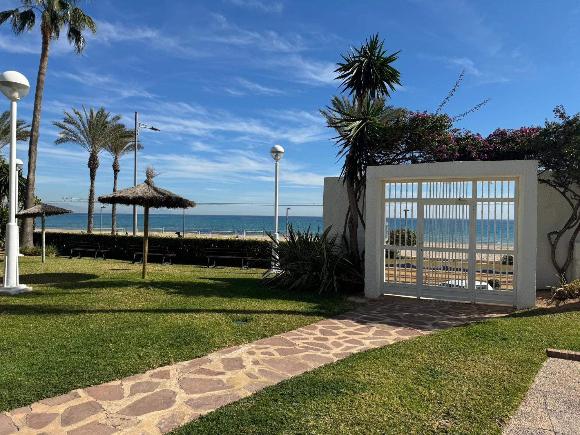 Apartamento Muchavista Primera Linea De Playa By El Conserje El Campello Exterior photo